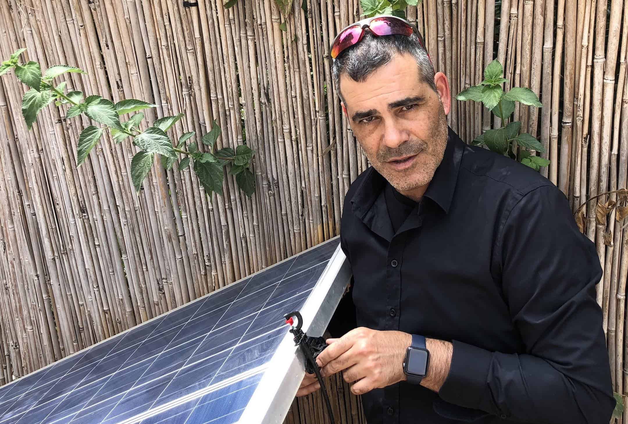 המצאה ישראלית: פתרון ייחודי לניקוי ושטיפת פאנלים סולאריים