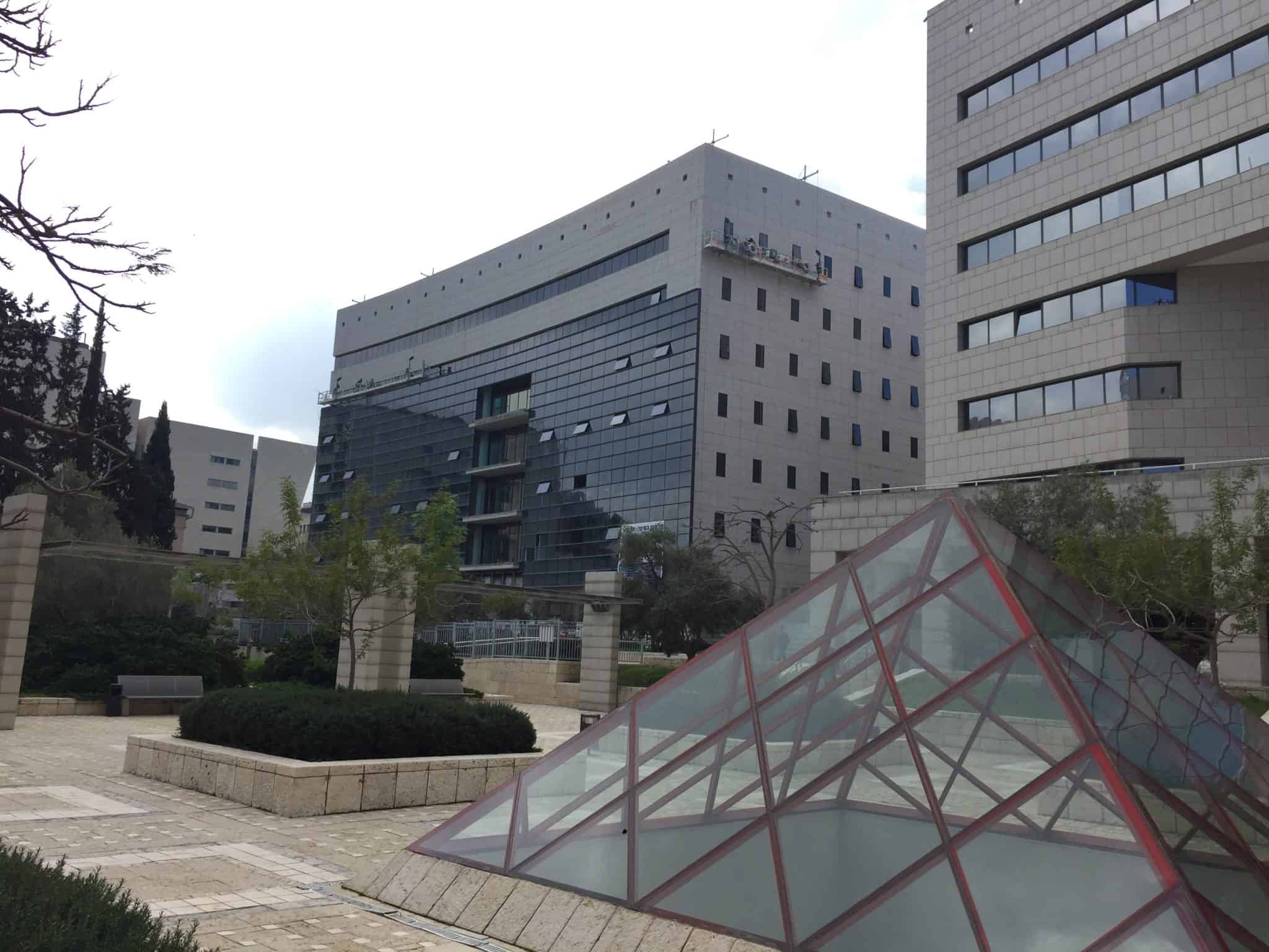 חברות הנדל"ן "מנו סיטי" ו"במבוק נכסים" בבעלות משה מנו רכשו למעלה ממחצית ממגדל משרדים יוקרתי בחיפה
