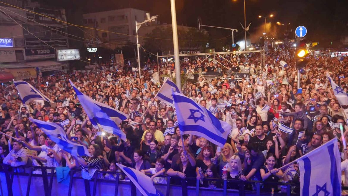 כ – 200,000 איש חגגו בחיפה בחגיגות העצמאות