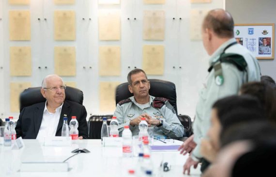 נשיא המדינה ערך היום ביקור מסווג בבסיס יחידה 8200