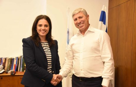 קרית אתא: ביקור שרת המשפטים איילת שקד